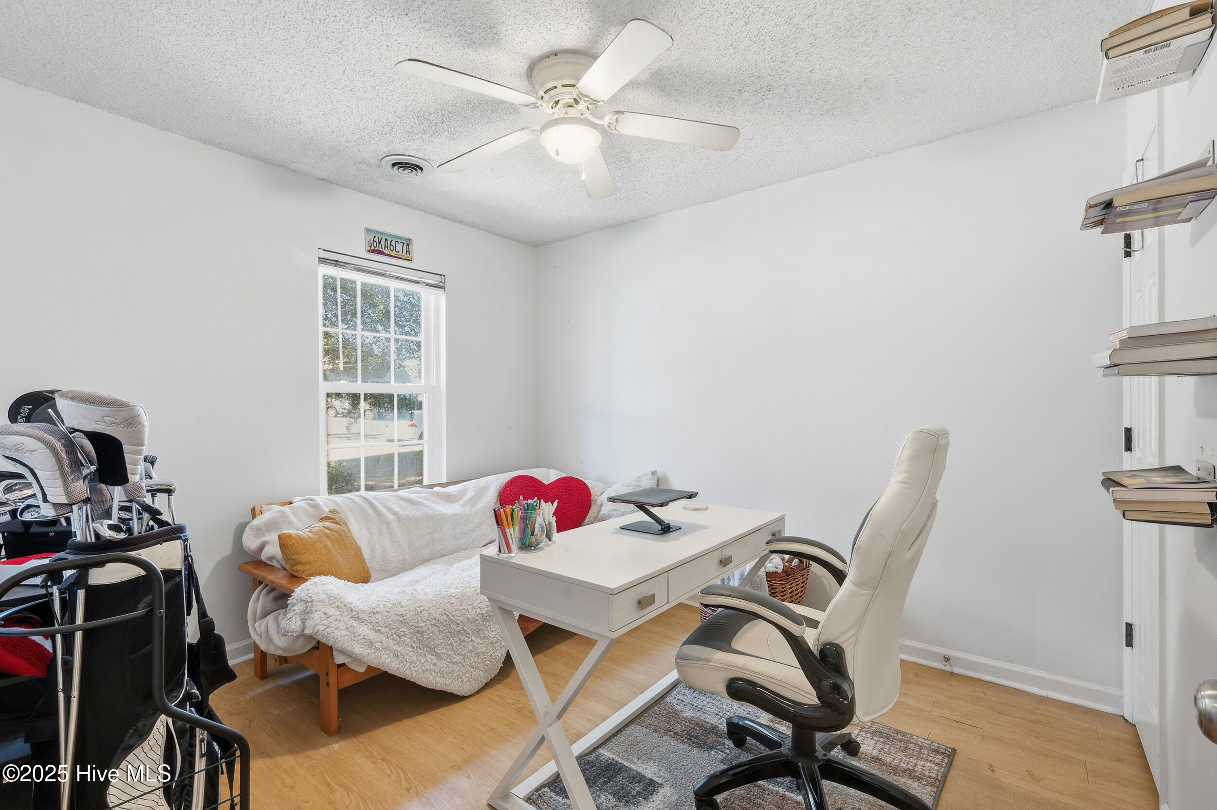 😍 BEAUTIFUL SUBTO 😍 in WILMINGTON NC 📍 Near CAROLINA BEACH 🏖️ VACATION STYLE HOME, TURNKEY 🔑 No Credit Check Needed!! 🚫 NO PMT TIL AUGUST 💪 - photo 10
