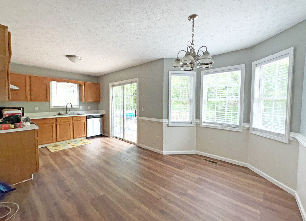 RENT READY SUBTO in Dallas GA 🔥🔥 w POOL ⛱️ NO PMT TIL AUGUST 🚨 NO HOA or Rental Restrictions 😍 NO Pre-approval or Credit Check 🚫 - photo 12