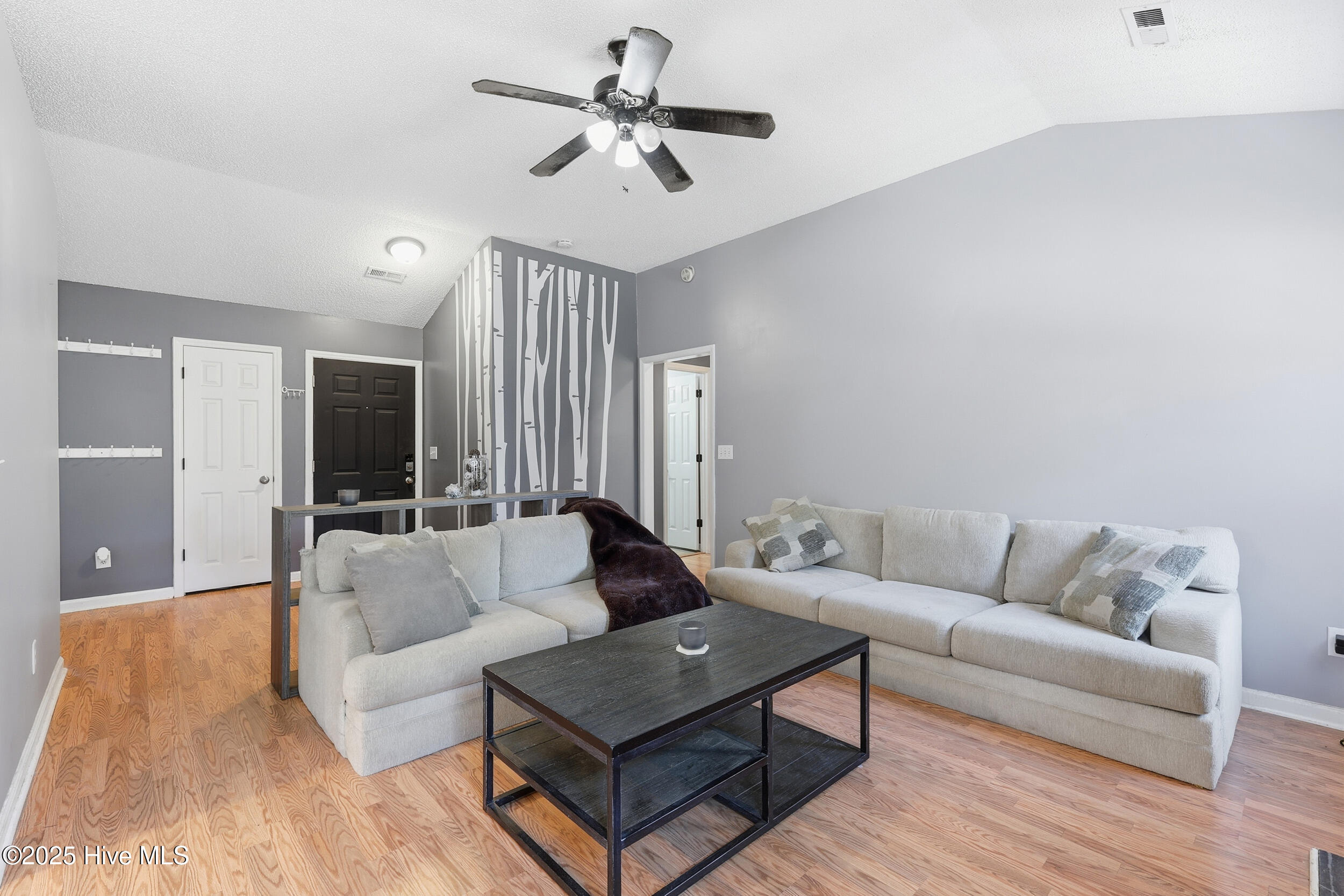 😍 BEAUTIFUL SUBTO 😍 in WILMINGTON NC 📍 Near CAROLINA BEACH 🏖️ VACATION STYLE HOME, TURNKEY 🔑 No Credit Check Needed!! 🚫 NO PMT TIL AUGUST 💪 - photo 25