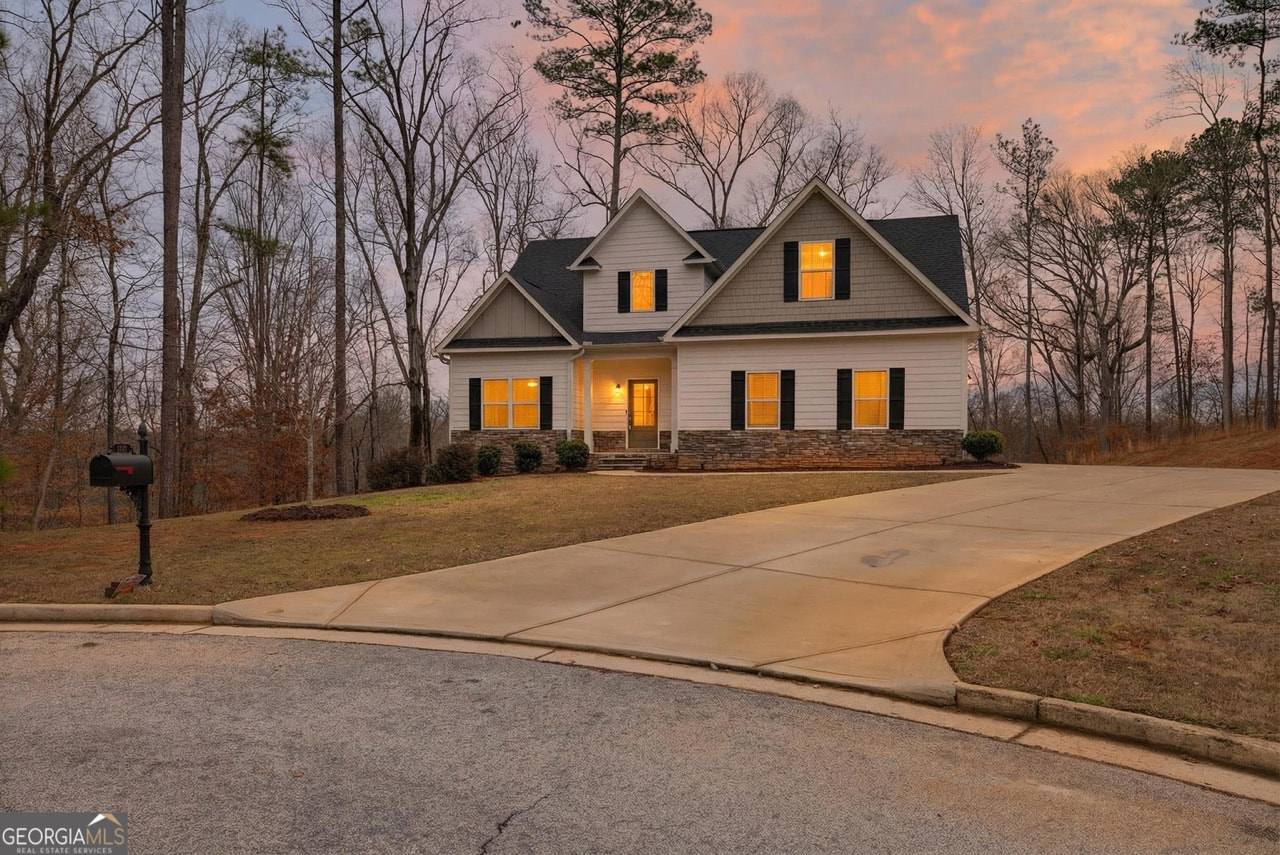 SUBTO in Covington GA 🔥🔥 5.75% Locked In Rate 📉 Master on Main + Basement 🏠 Bonus Room + Media Room + Fireplace 🎬 NO Pre-approval or Credit Check 🚫 - photo 58