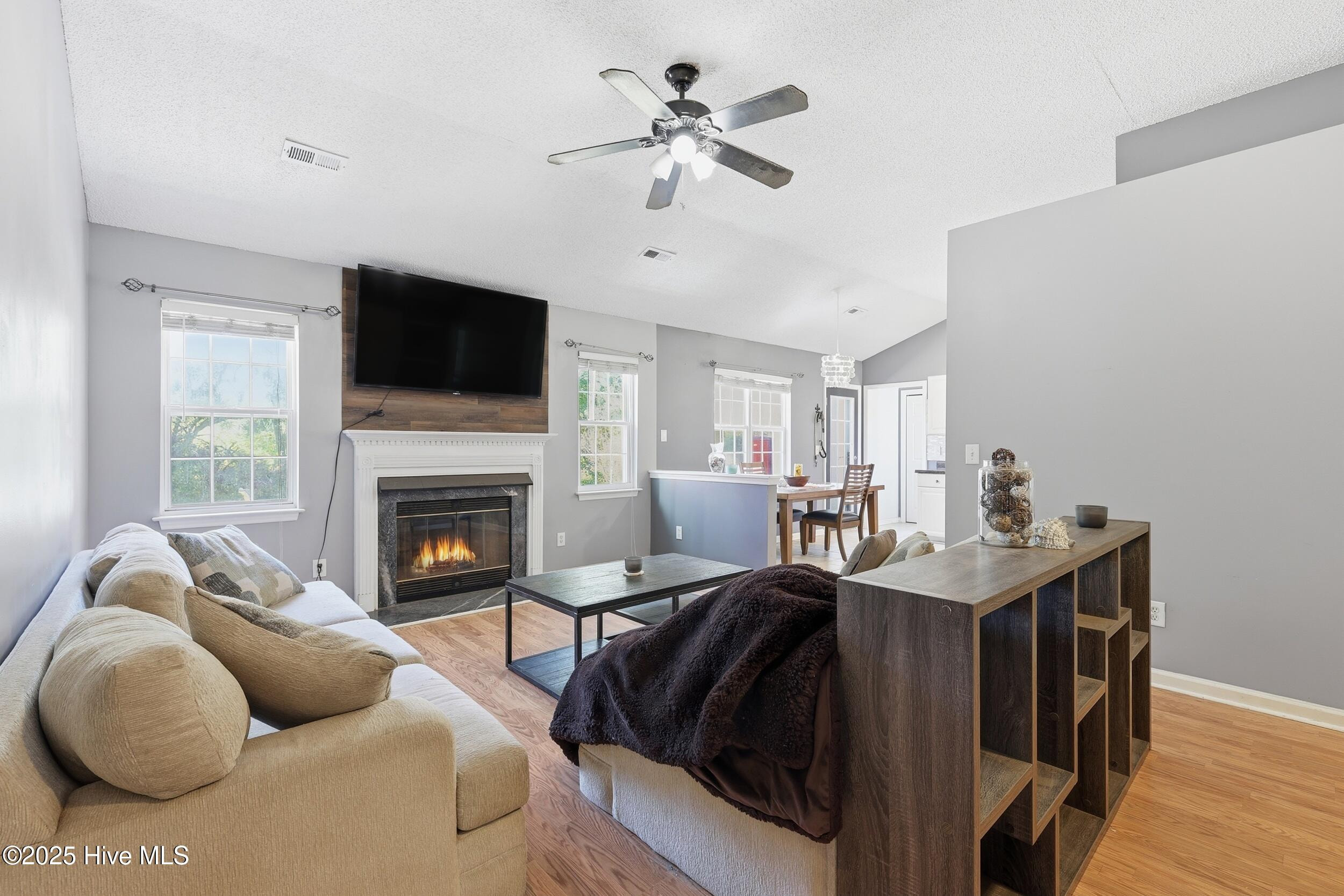 😍 BEAUTIFUL SUBTO 😍 in WILMINGTON NC 📍 Near CAROLINA BEACH 🏖️ VACATION STYLE HOME, TURNKEY 🔑 No Credit Check Needed!! 🚫 NO PMT TIL AUGUST 💪 - photo 22