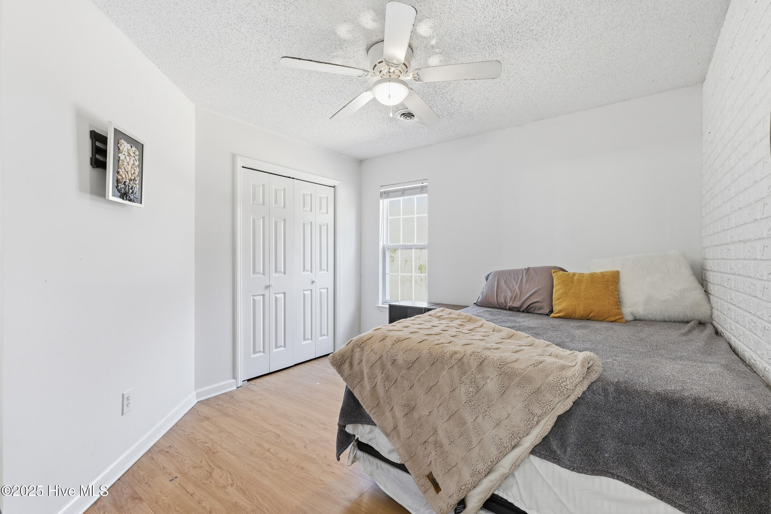 😍 BEAUTIFUL SUBTO 😍 in WILMINGTON NC 📍 Near CAROLINA BEACH 🏖️ VACATION STYLE HOME, TURNKEY 🔑 No Credit Check Needed!! 🚫 NO PMT TIL AUGUST 💪 - photo 12