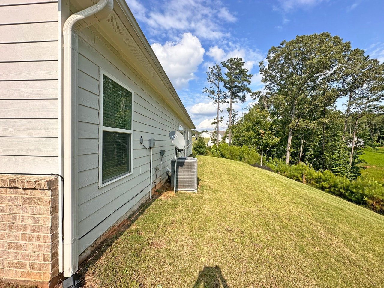 SUBTO in Fairburn GA 🔥🔥 Stone Crest Estate 2022 New Build 🏠 Chef Kitchen + Granite Throughout 🍳 1.9 Acres No Rental Restrictions 😍 NO Pre-approval or Credit Check 🚫 - photo 5