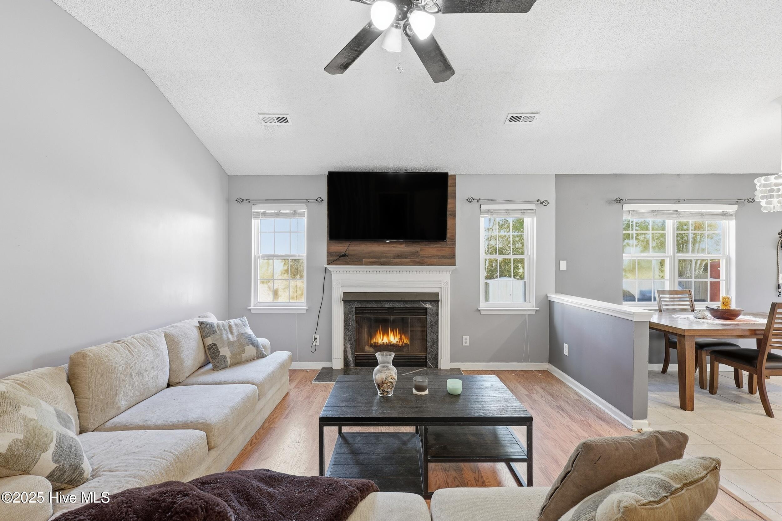 😍 BEAUTIFUL SUBTO 😍 in WILMINGTON NC 📍 Near CAROLINA BEACH 🏖️ VACATION STYLE HOME, TURNKEY 🔑 No Credit Check Needed!! 🚫 NO PMT TIL AUGUST 💪 - photo 23