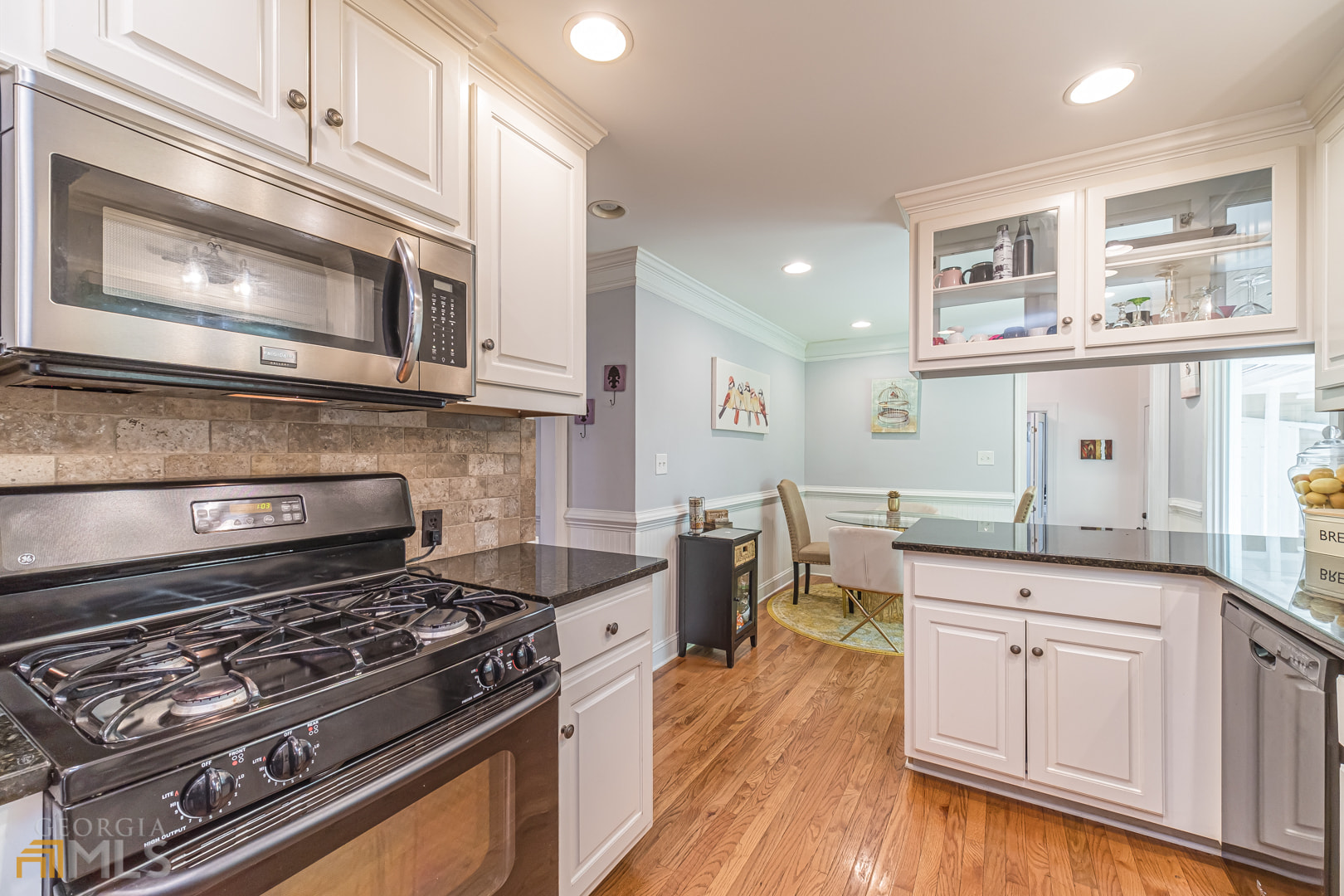 SUBTO in Snellville GA w $50k Equity š„š„ 5.78% Locked In Rate š Screened Porch + Fenced Backyard šæ Granite Kitchen + Gas Cooktop š³ NO Pre-approval or Credit Check š« - photo 23
