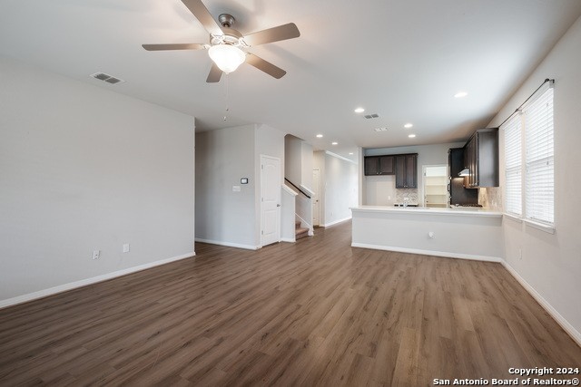 SUBTO in San Antonio TX 78250 ๐ฅ๐ฅ NO PMT TIL SEPTEMBER ๐ช Smart Home on Cul-de-Sac ๐ Media Room + Covered Patio ๐ฌ NO Pre-approval or Credit Check ๐ซ - photo 6
