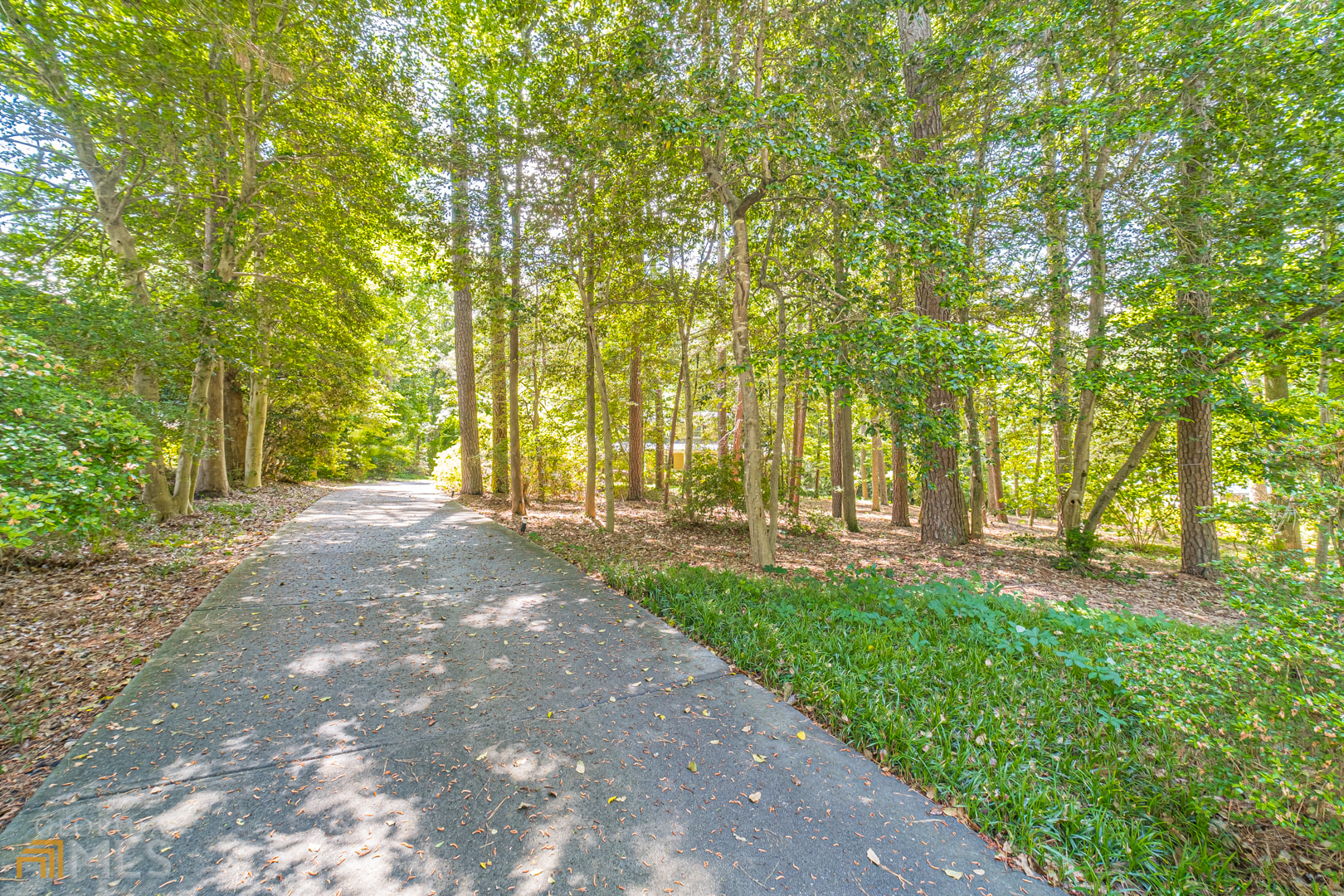 SUBTO in Snellville GA w $50k Equity š„š„ 5.78% Locked In Rate š Screened Porch + Fenced Backyard šæ Granite Kitchen + Gas Cooktop š³ NO Pre-approval or Credit Check š« - photo 3