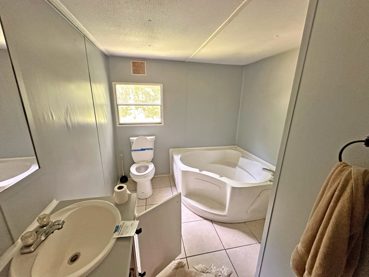 SUBTO Manufactured Home in Locust Grove GA š„š„ Cash Flows on LTR š° Retired Title š No HOA or Rental Restrictions š NO Pre-approval or Credit Check š« - photo 8
