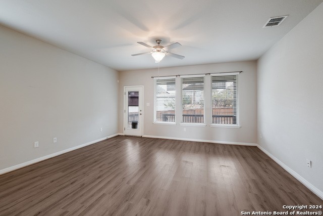 SUBTO in San Antonio TX 78250 ๐ฅ๐ฅ NO PMT TIL SEPTEMBER ๐ช Smart Home on Cul-de-Sac ๐ Media Room + Covered Patio ๐ฌ NO Pre-approval or Credit Check ๐ซ - photo 27