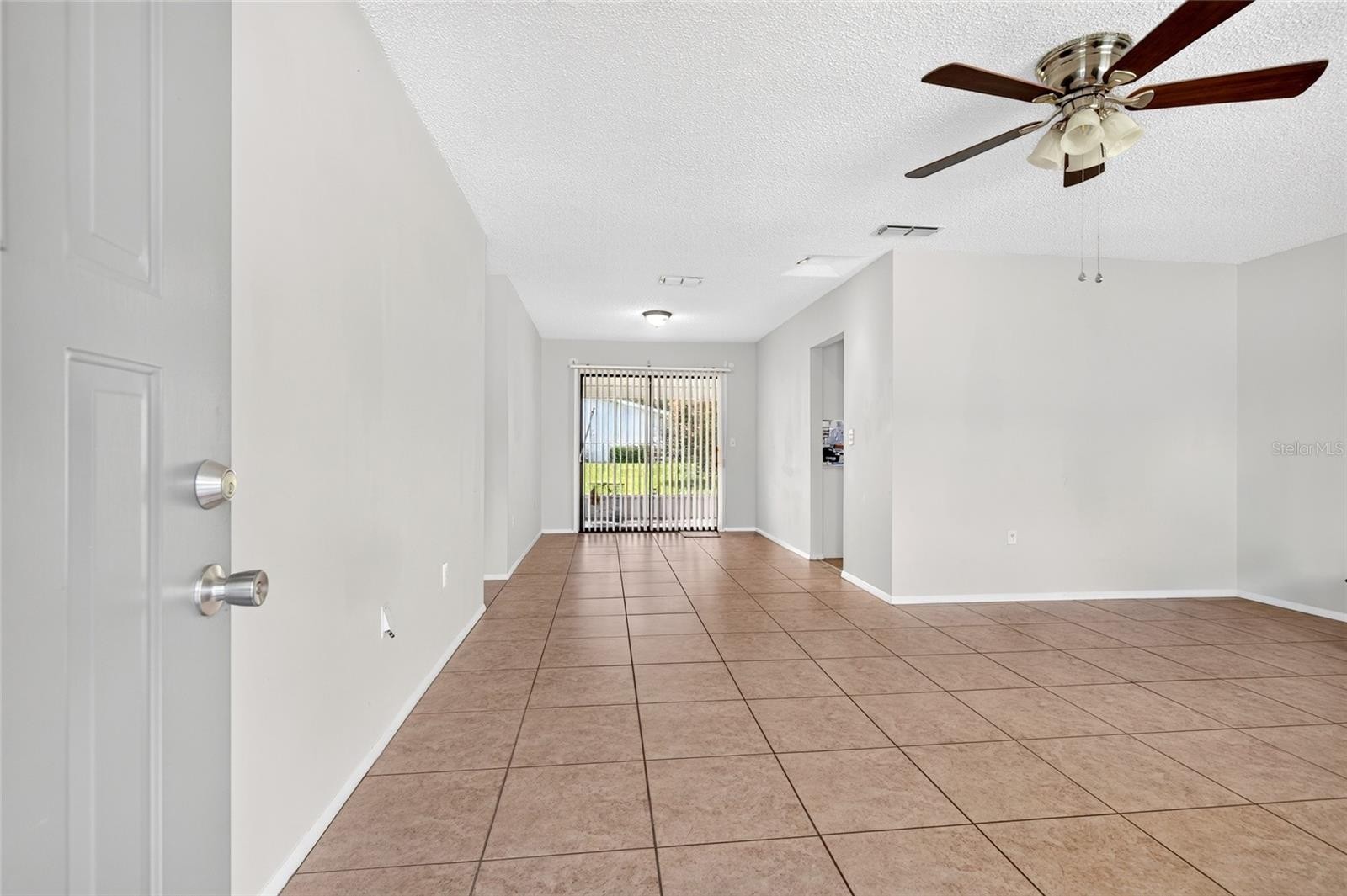 ๐ด 55+ Subto Deal in Ocala FL ๐ด Block 2/2 with Screened Lanai ๐
Pool + Clubhouse ๐ Only 10% Down ๐๏ธ NO Pre-approval or Credit Check ๐
- photo 21