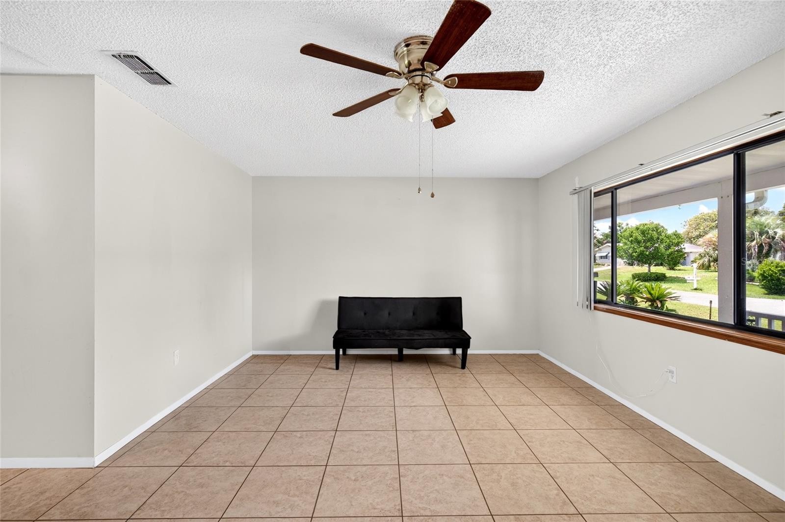 ๐ด 55+ Subto Deal in Ocala FL ๐ด Block 2/2 with Screened Lanai ๐
Pool + Clubhouse ๐ Only 10% Down ๐๏ธ NO Pre-approval or Credit Check ๐
- photo 5