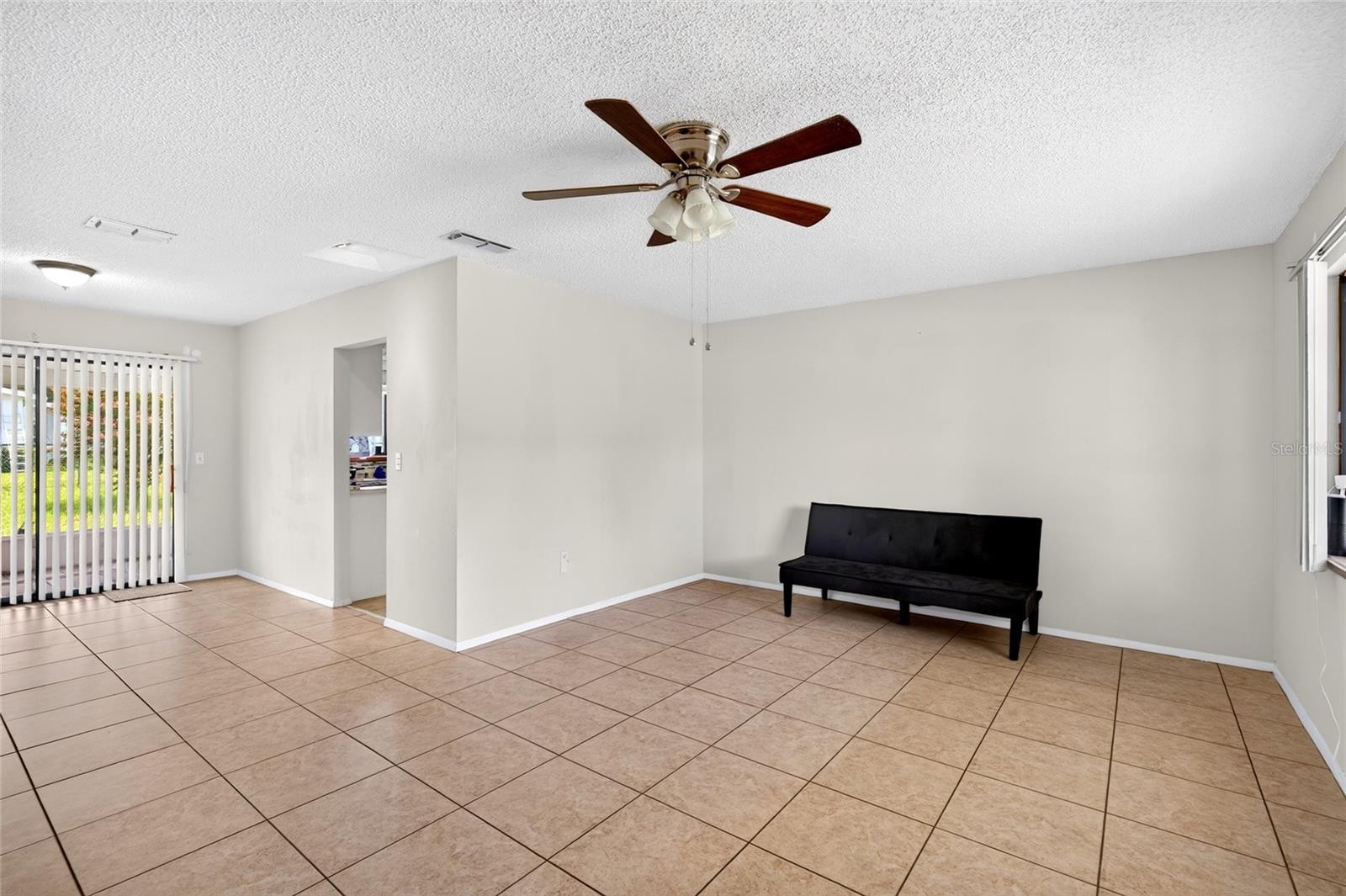 ๐ด 55+ Subto Deal in Ocala FL ๐ด Block 2/2 with Screened Lanai ๐
Pool + Clubhouse ๐ Only 10% Down ๐๏ธ NO Pre-approval or Credit Check ๐
- photo 6
