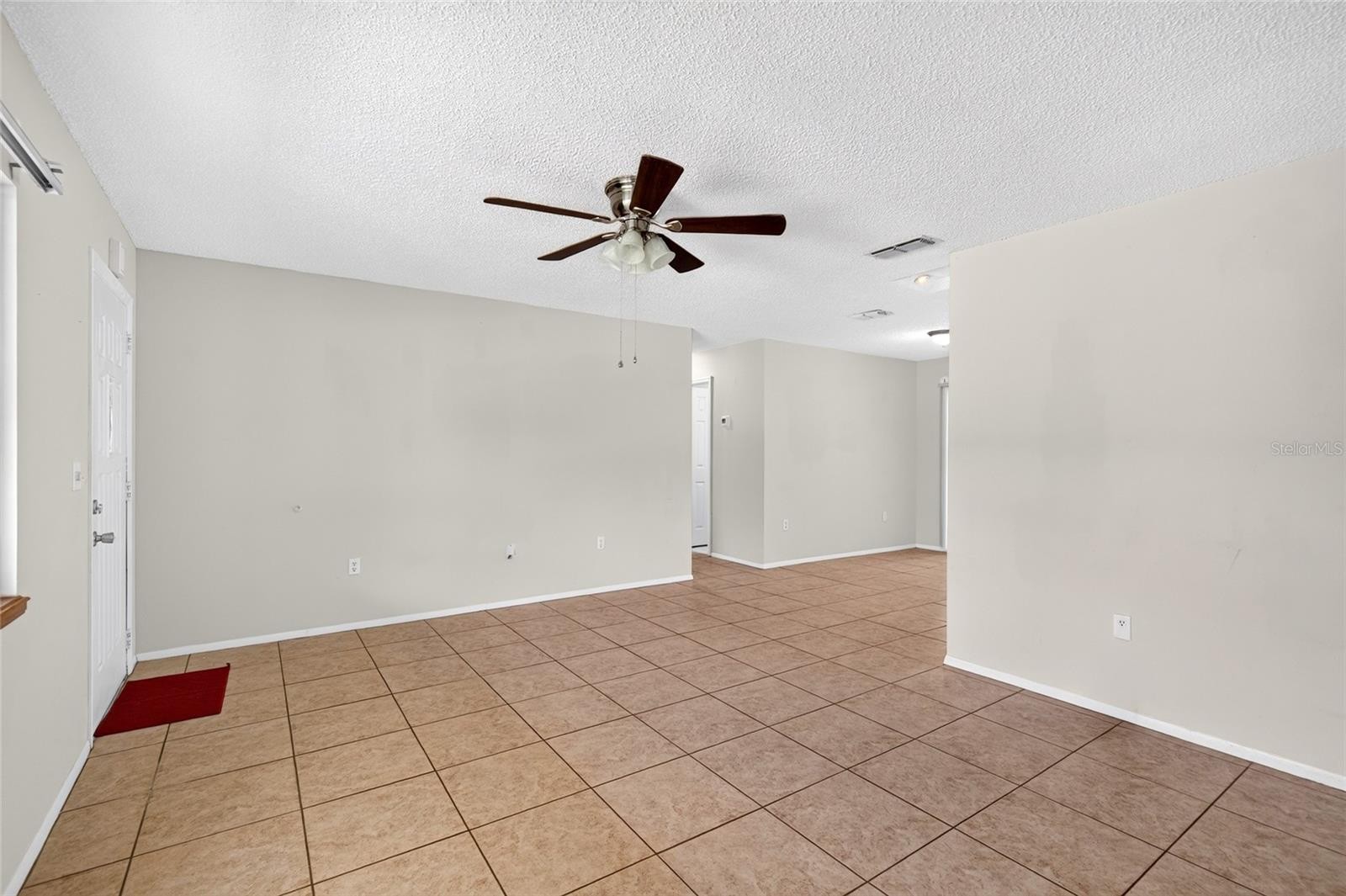 ๐ด 55+ Subto Deal in Ocala FL ๐ด Block 2/2 with Screened Lanai ๐
Pool + Clubhouse ๐ Only 10% Down ๐๏ธ NO Pre-approval or Credit Check ๐
- photo 7