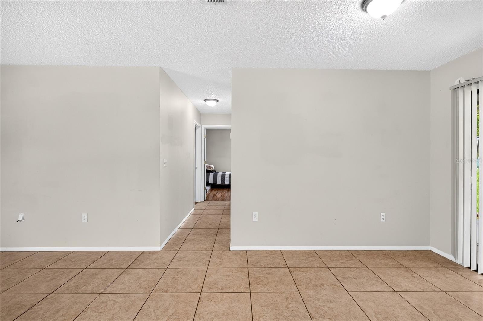 ๐ด 55+ Subto Deal in Ocala FL ๐ด Block 2/2 with Screened Lanai ๐
Pool + Clubhouse ๐ Only 10% Down ๐๏ธ NO Pre-approval or Credit Check ๐
- photo 8