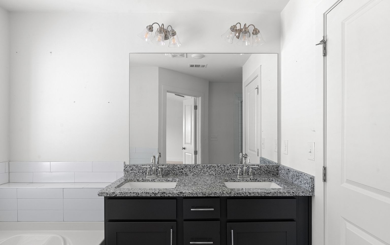 ๐ 2022 Townhome Subto Fairburn GA ๐๏ธ NO Payment Until November ๐ต Only 8% Down ๐งณ MTR Up to $3,500/mo ๐ซ NO Pre-approval or Credit Check - photo 24