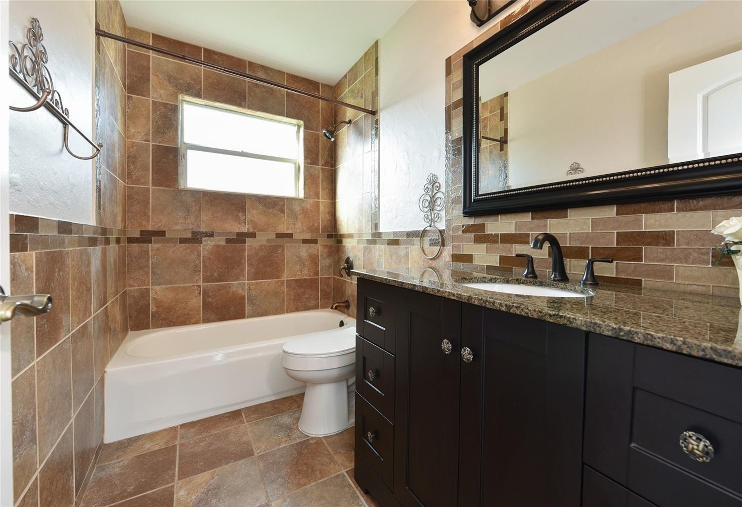 ๐
Pond View 3 Bed Subto in Orlando FL ๐ Minutes to UCF ๐งณ MTR Up to $4,400/mo ๐ฐ Only 9% Down โ NO Pre-approval or Credit Check - photo 6
