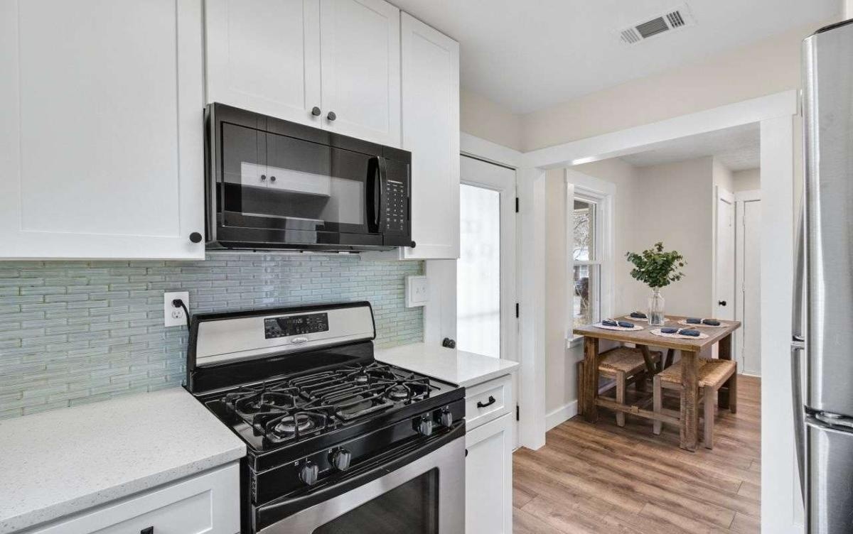 ๐๏ธ 3 Bed Subto in Atlanta GA ๐๏ธ Minutes to Downtown ๐๏ธ Airbnb Up to $3,500/mo ๐ฒ Only 7% Down ๐
NO HOA โ NO Pre-approval or Credit Check - photo 5