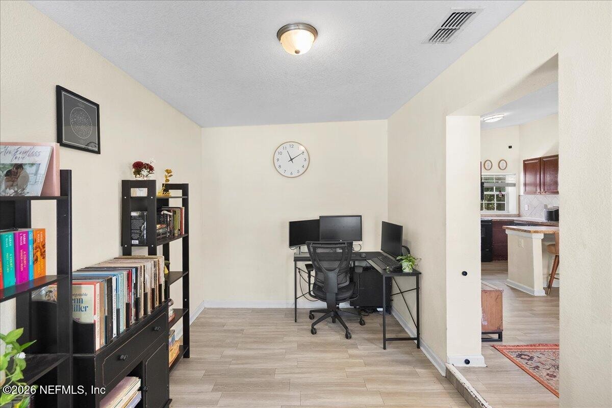 ๐ Vacant + NO HOA! 2 Bed Subto in Jacksonville FL ๐๏ธ Section 8 $2,090/mo ๐ด Near Town Center ๐ช Only 9% Down ๐ NO Pre-approval - photo 17