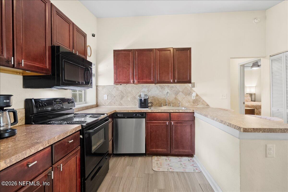 ๐ Vacant + NO HOA! 2 Bed Subto in Jacksonville FL ๐๏ธ Section 8 $2,090/mo ๐ด Near Town Center ๐ช Only 9% Down ๐ NO Pre-approval - photo 3