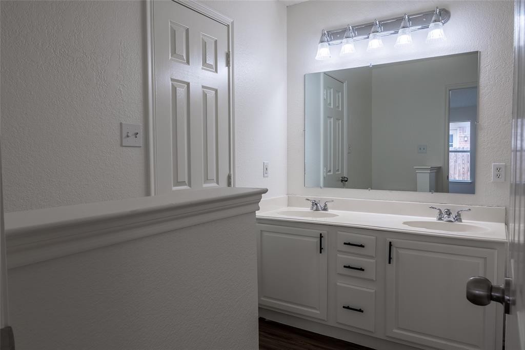 NO Payment Until Jan 2027 ๐๏ธ Fort Worth TX Subto ๐ 4 Bed Off Chisholm Trail ๐ฃ๏ธ Rent by the Room ๐ช Only 8% Down ๐ NO Pre-approval - photo 17