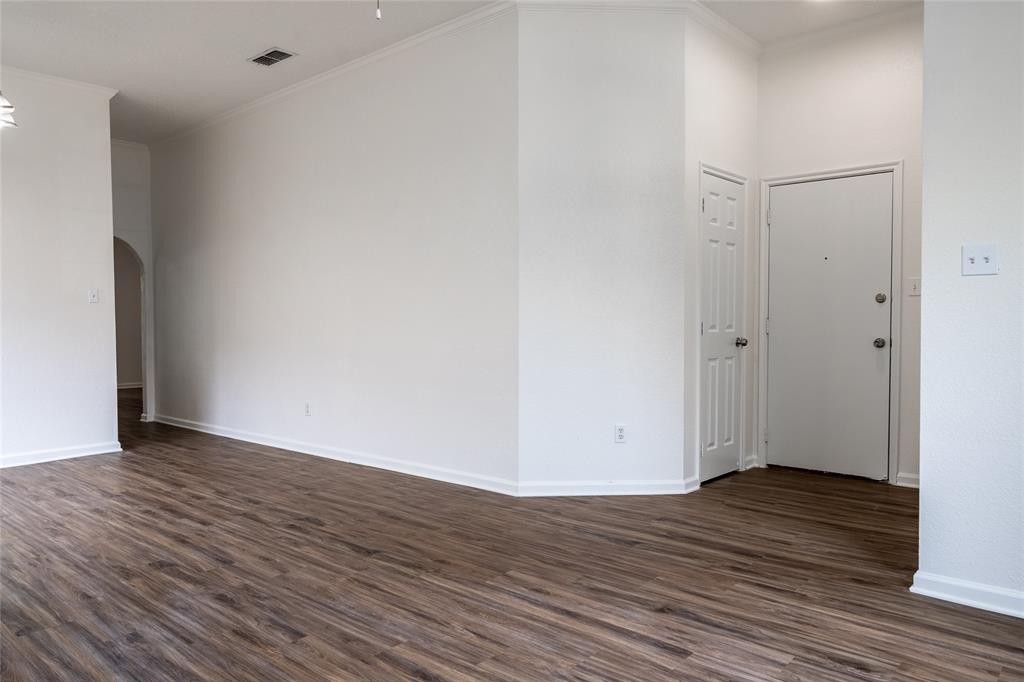 NO Payment Until Jan 2027 ๐๏ธ Fort Worth TX Subto ๐ 4 Bed Off Chisholm Trail ๐ฃ๏ธ Rent by the Room ๐ช Only 8% Down ๐ NO Pre-approval - photo 3