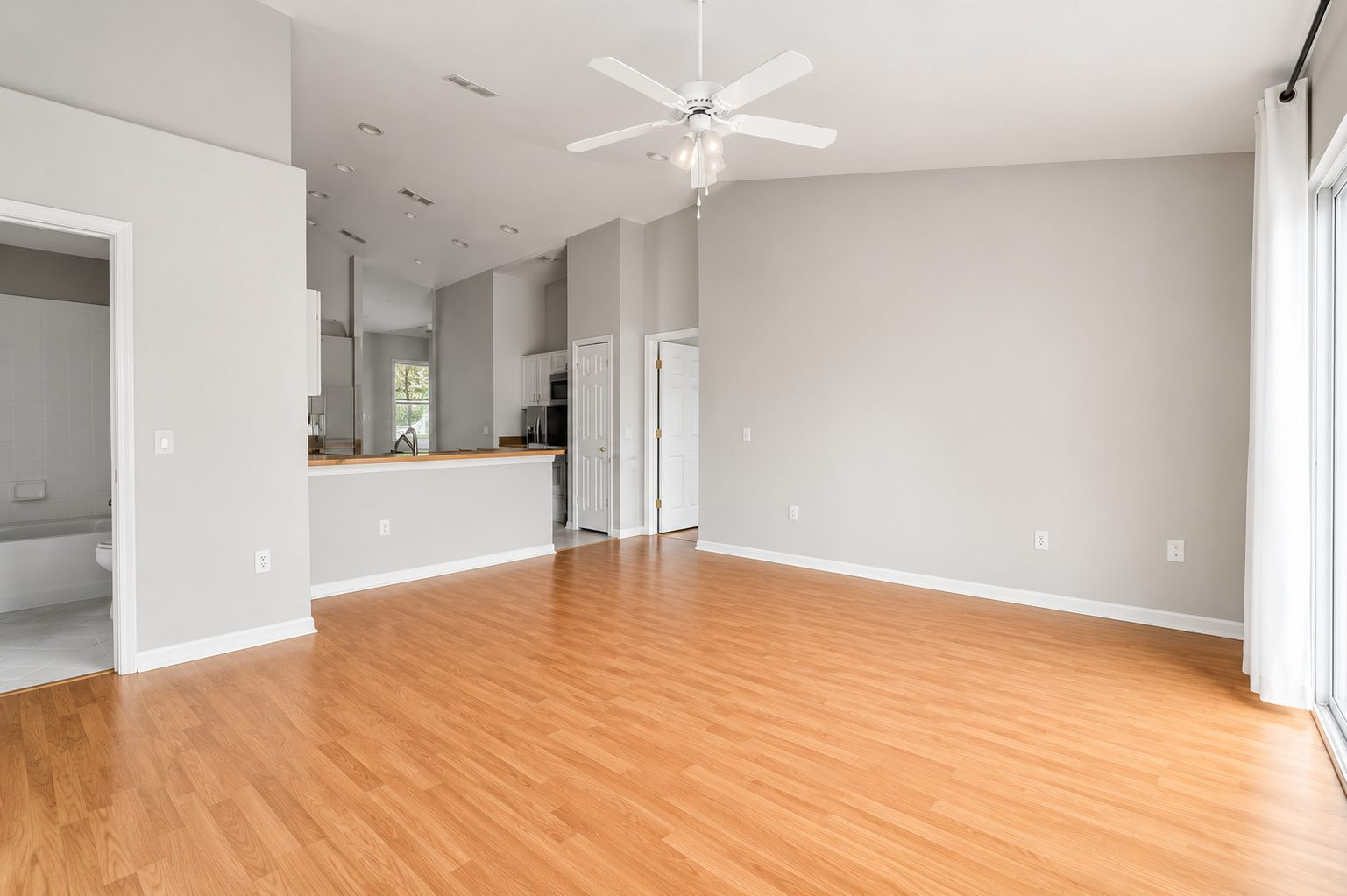 ๐ฅ Subject-To Deal in Riverview FL ๐ฅ๐ฅ Only $30k to Step In ๐ต 7.25% Financing Already in Place ๐ Single-Family with Fenced Yard ๐ก Low HOA Tampa Metro ๐๏ธ NO Pre-approval or Credit Check ๐ซ - photo 3