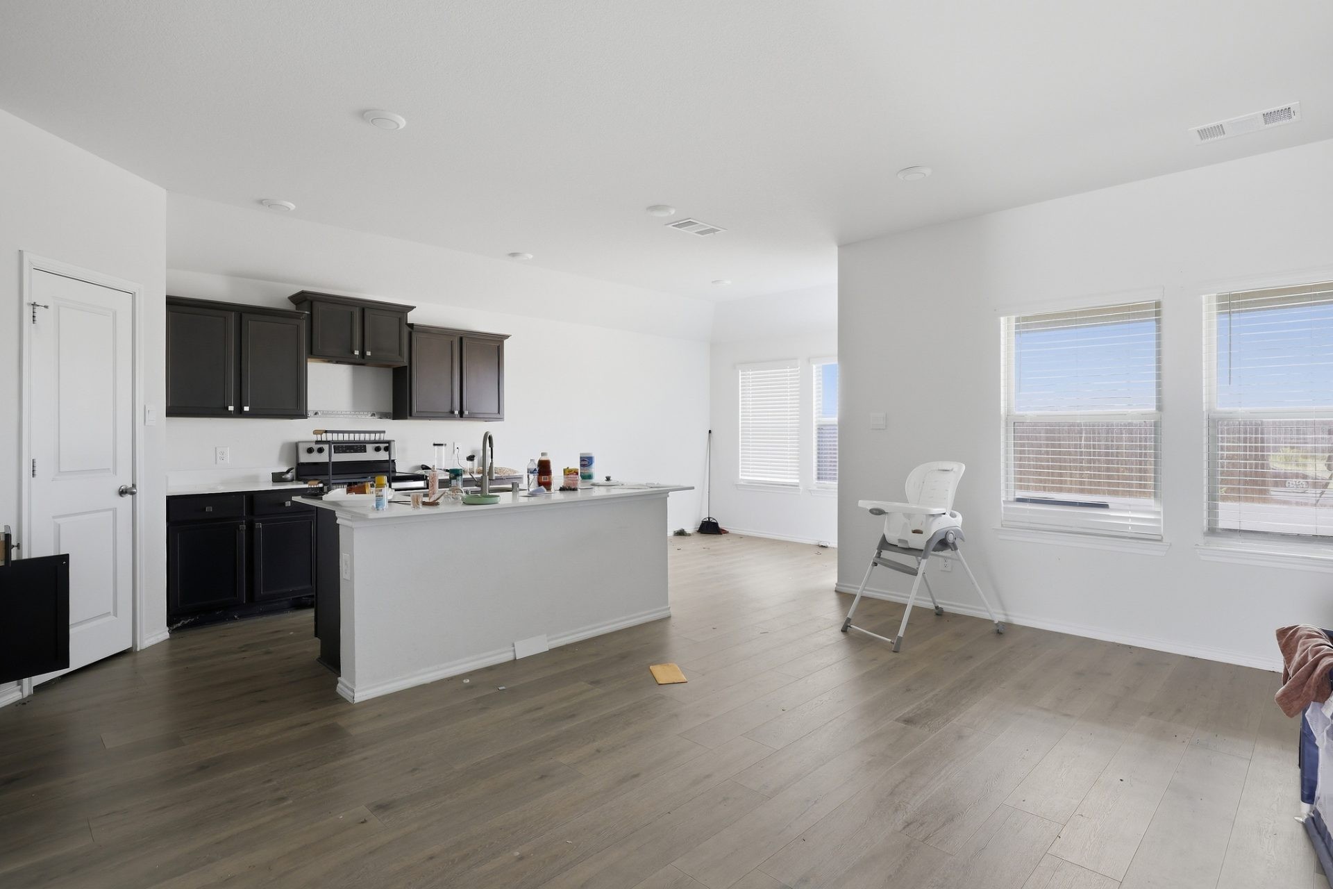 ๐ฅ๐ฅ SUBJECT-TO in Denton, TX ๐ฅ๐ฅ Brand New 3 Bed / 2 Bath ๐๏ธ Step Into CRAZY 4.9% Rate ๐ Just $10k Down ๐ธ NO Bank, NO Pre-Approval ๐ - photo 2