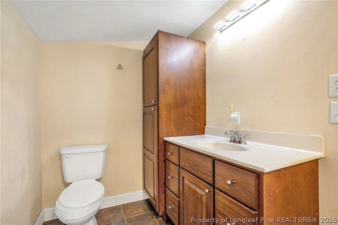 ๐ฅ Subject-To Co-Living Cash Cow in Lumberton NC ๐ฅ๐ฅ Massive 5 Bed / 3.5 Bath, 3,032 sqft on Over an Acre ๐ก Just $25k Down + CC to Take Over ๐ Oversized Workshop + Sunroom ๐ ๏ธ No Bank Qualifying, No Credit Check ๐ซ - photo 17