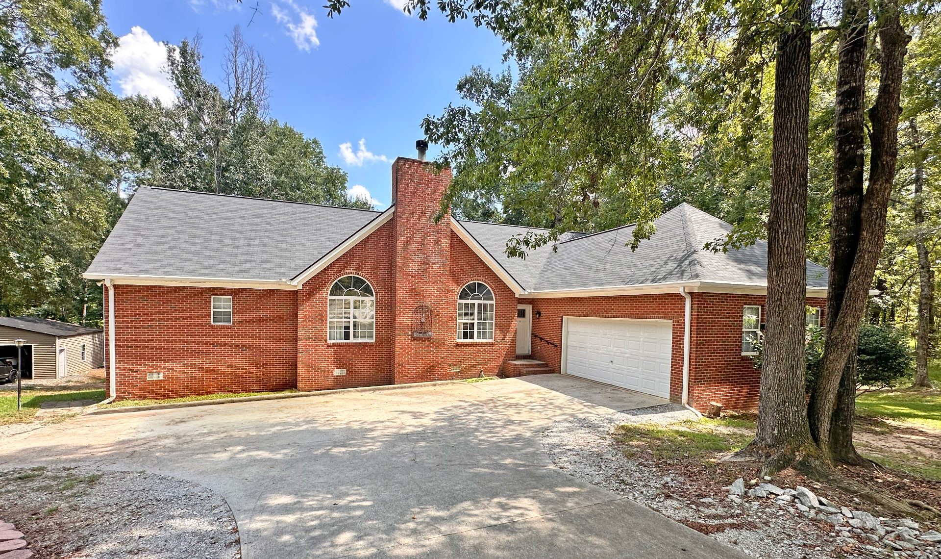 ๐ฅ Subject-To STR Money Maker in Eatonton GA ๐ฅ 4 Bed / 3 Bath, 2,560 sqft on Over an Acre ๐ก Up to $7,000/mo on Airbnb ๐ฐ Just $25k Down + CC to Take Over ๐ Private Lake Access Community ๐ค No Bank Qualifying ๐ซ - photo 15