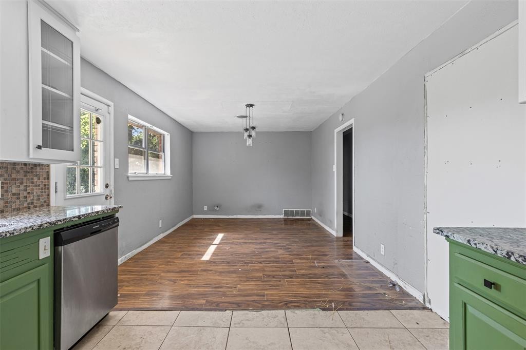 ๐ฅ Subject-To Deal in Richland Hills TX ๐ฅ๐ฅ Only 12.5K Down + CC to Step In ๐ต 3 Bed Brick Home in the Dallas / Fort Worth Metro ๐ NO Pre-approval or Credit Check ๐ซ - photo 34