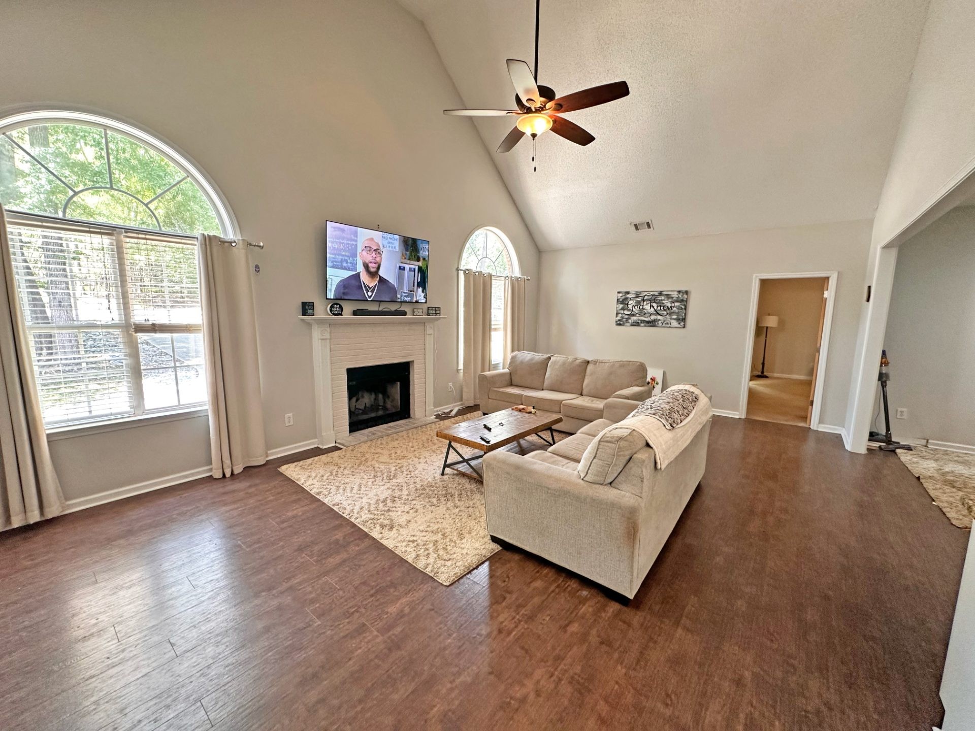 ๐ฅ Subject-To STR Money Maker in Eatonton GA ๐ฅ 4 Bed / 3 Bath, 2,560 sqft on Over an Acre ๐ก Up to $7,000/mo on Airbnb ๐ฐ Just $25k Down + CC to Take Over ๐ Private Lake Access Community ๐ค No Bank Qualifying ๐ซ - photo 2