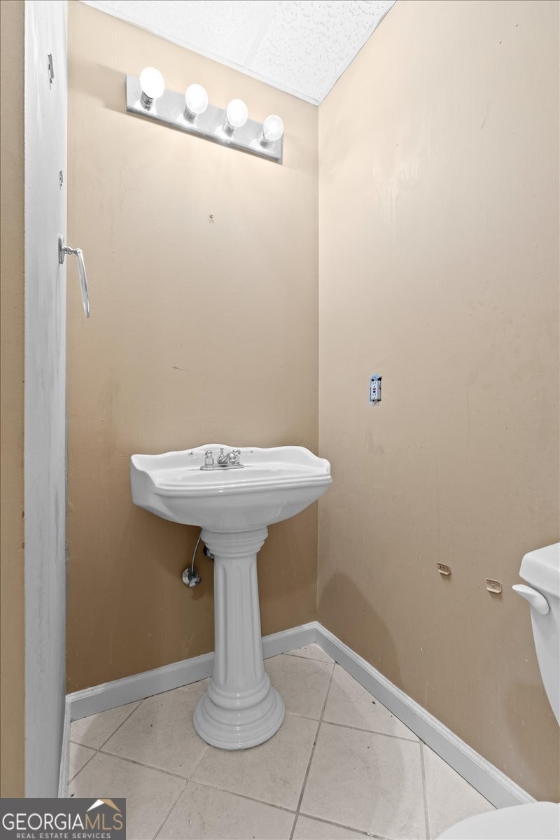 ๐ฅ Subject-To Deal in Dallas GA ๐ฅ๐ฅ Locked 4.99% Rate ๐ Only $35k to Step In ๐ต 5 Bed / 3.5 Bath + Pool + Outdoor Kitchen ๐ NO Pre-approval or Credit Check ๐ซ - photo 8