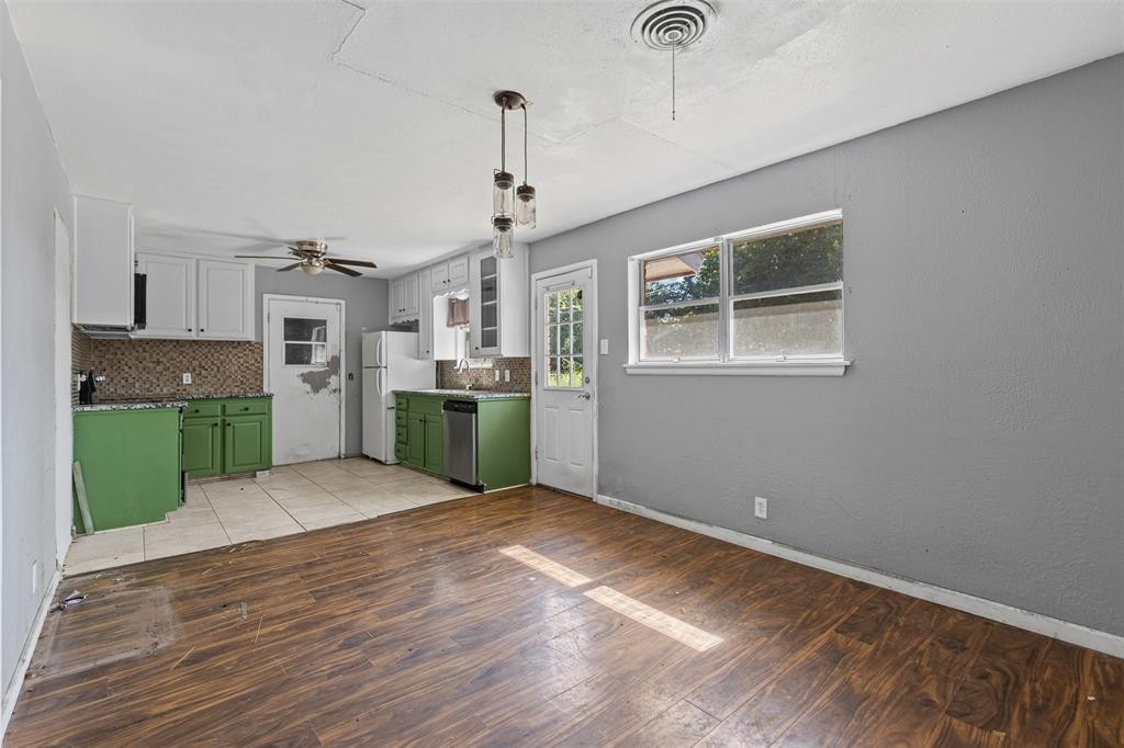 ๐ฅ Subject-To Deal in Richland Hills TX ๐ฅ๐ฅ Only 12.5K Down + CC to Step In ๐ต 3 Bed Brick Home in the Dallas / Fort Worth Metro ๐ NO Pre-approval or Credit Check ๐ซ - photo 2