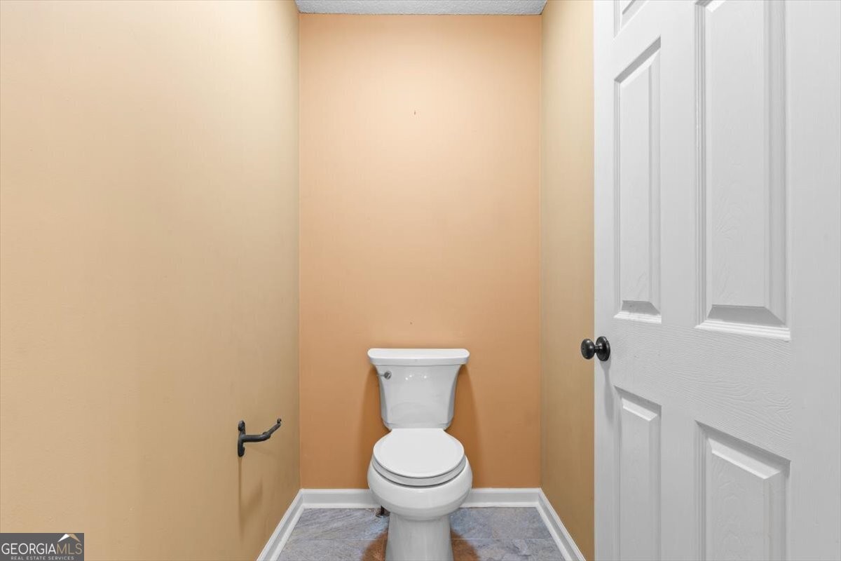 ๐ฅ Subject-To Deal in Dallas GA ๐ฅ๐ฅ Locked 4.99% Rate ๐ Only $35k to Step In ๐ต 5 Bed / 3.5 Bath + Pool + Outdoor Kitchen ๐ NO Pre-approval or Credit Check ๐ซ - photo 9