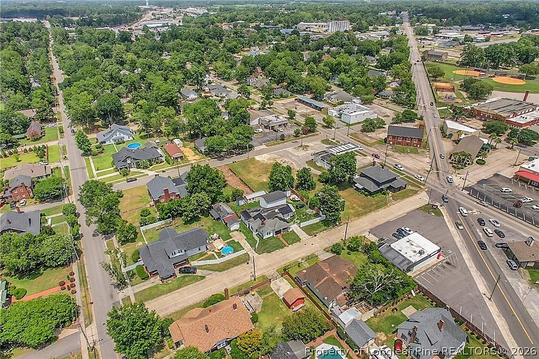 ๐ฅ Subject-To Co-Living Cash Cow in Lumberton NC ๐ฅ๐ฅ Massive 5 Bed / 3.5 Bath, 3,032 sqft on Over an Acre ๐ก Just $25k Down + CC to Take Over ๐ Oversized Workshop + Sunroom ๐ ๏ธ No Bank Qualifying, No Credit Check ๐ซ - photo 32