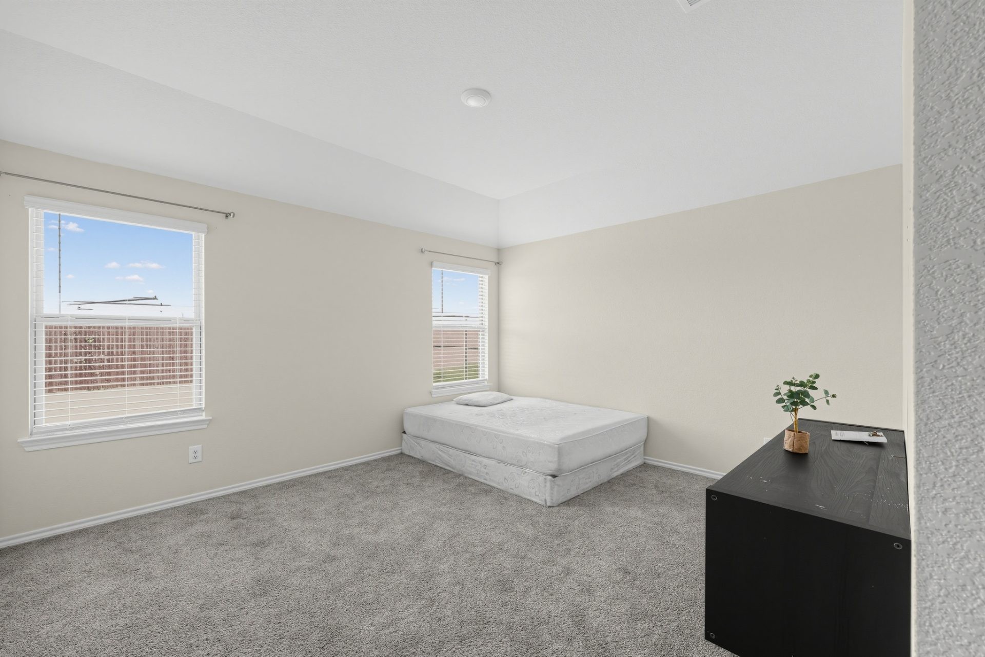 ๐ฅ๐ฅ SUBJECT-TO in Denton, TX ๐ฅ๐ฅ Brand New 3 Bed / 2 Bath ๐๏ธ Step Into CRAZY 4.9% Rate ๐ Just $10k Down ๐ธ NO Bank, NO Pre-Approval ๐ - photo 3