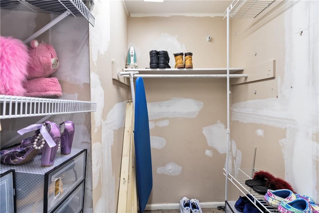 ๐ฅ CRAZY SUB2 in Fayetteville NC ๐ฅ๐ฅ 2,130 sqft 3 Bed / 2 Bath ๐ ๐ Minutes to Fort Liberty ๐๏ธ No Bank Qualifying, No Credit Check ๐ซ - photo 16