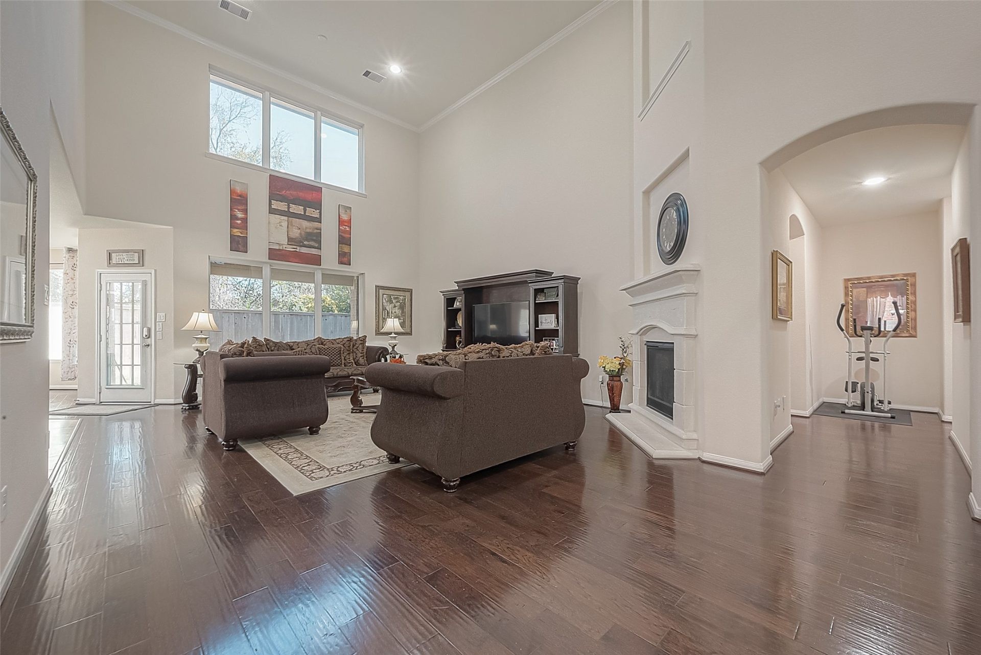 ๐ฅ Subject-To Stunner in Spring TX ๐ฅ๐ฅ Massive 5 Bed / 5 Bath, 3,950 sqft 2014 Build ๐ก Locked-In 4.75% CRAZY RATE ๐ Just $40k Down! ๐ต Built-In Equity, No Bank Qualifying ๐ซ - photo 5