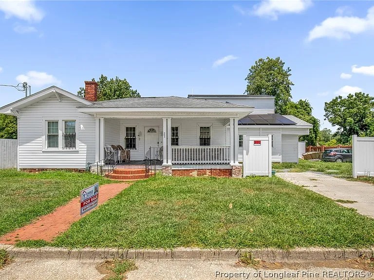 ๐ฅ Subject-To Co-Living Cash Cow in Lumberton NC ๐ฅ๐ฅ Massive 5 Bed / 3.5 Bath, 3,032 sqft on Over an Acre ๐ก Just $25k Down + CC to Take Over ๐ Oversized Workshop + Sunroom ๐ ๏ธ No Bank Qualifying, No Credit Check ๐ซ - photo 14