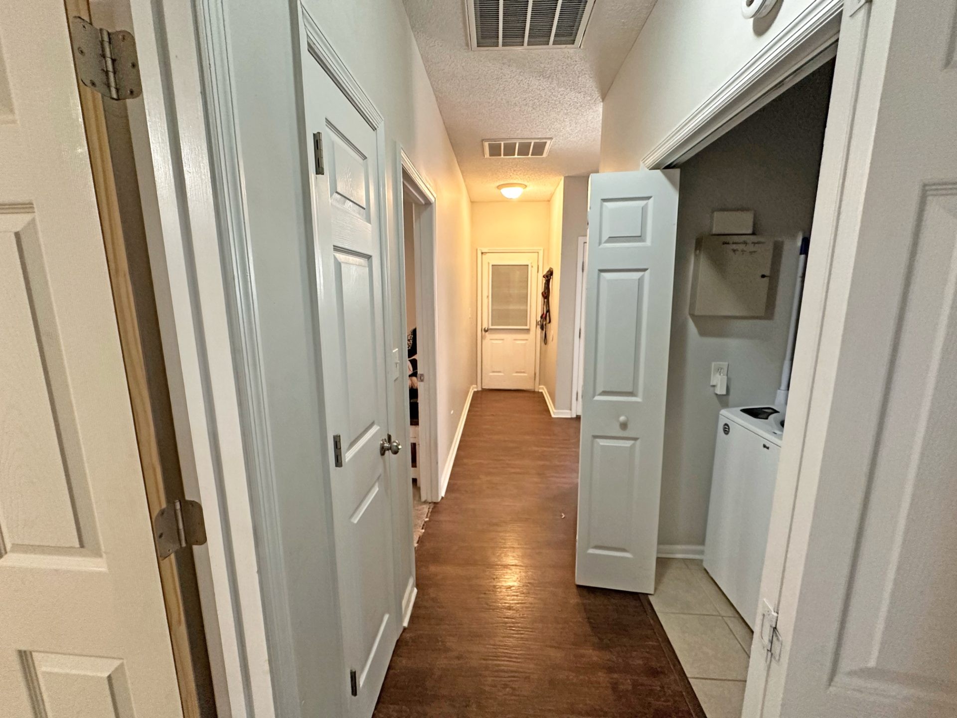 ๐ฅ Subject-To STR Money Maker in Eatonton GA ๐ฅ 4 Bed / 3 Bath, 2,560 sqft on Over an Acre ๐ก Up to $7,000/mo on Airbnb ๐ฐ Just $25k Down + CC to Take Over ๐ Private Lake Access Community ๐ค No Bank Qualifying ๐ซ - photo 7