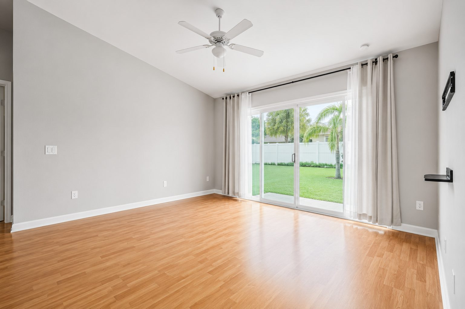๐ฅ Subject-To Deal in Riverview FL ๐ฅ๐ฅ Only $30k to Step In ๐ต 7.25% Financing Already in Place ๐ Single-Family with Fenced Yard ๐ก Low HOA Tampa Metro ๐๏ธ NO Pre-approval or Credit Check ๐ซ - photo 5