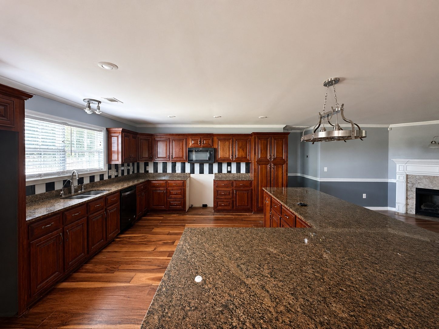 SUBTO in Warner Robins GA ๐ฅ๐ฅ Near Robins AFB ๐ช 4 Bed on Half Acre ๐ฟ Screened Porch + Privacy Fence ๐ก NO Pre-approval or Credit Check ๐ซ - photo 23