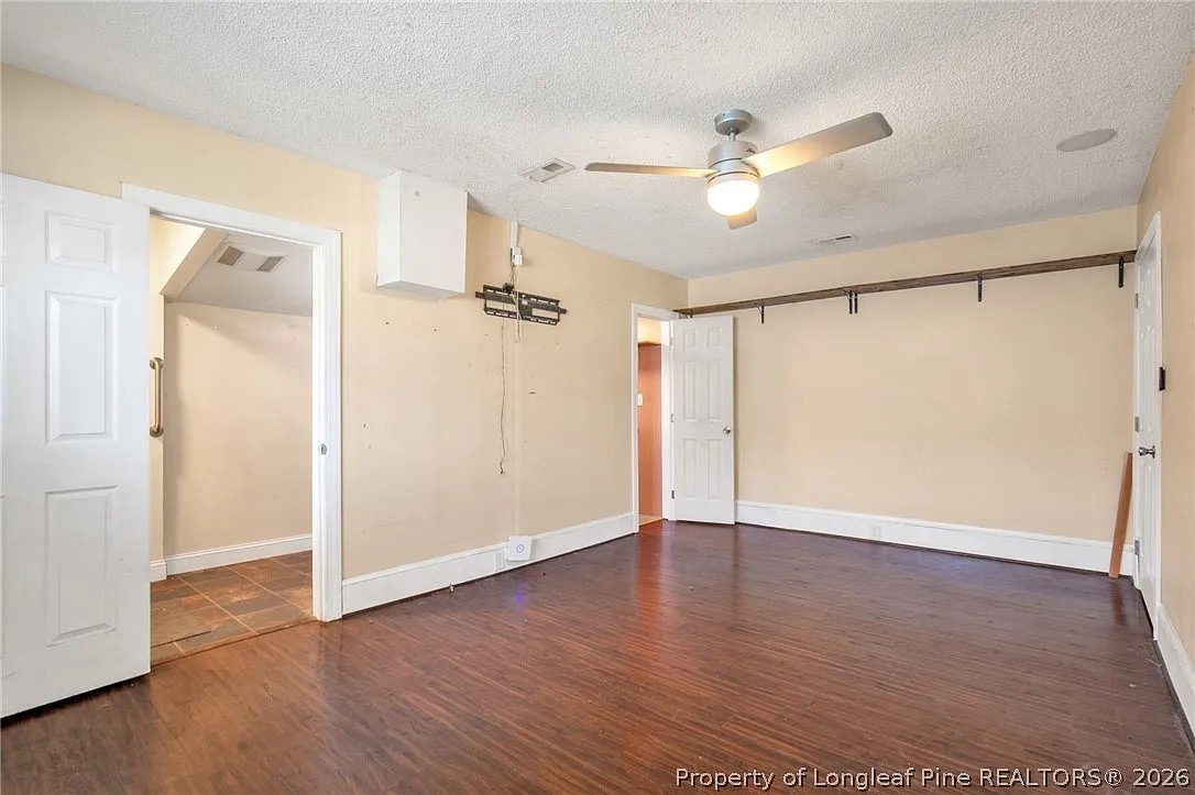 ๐ฅ Subject-To Co-Living Cash Cow in Lumberton NC ๐ฅ๐ฅ Massive 5 Bed / 3.5 Bath, 3,032 sqft on Over an Acre ๐ก Just $25k Down + CC to Take Over ๐ Oversized Workshop + Sunroom ๐ ๏ธ No Bank Qualifying, No Credit Check ๐ซ - photo 29
