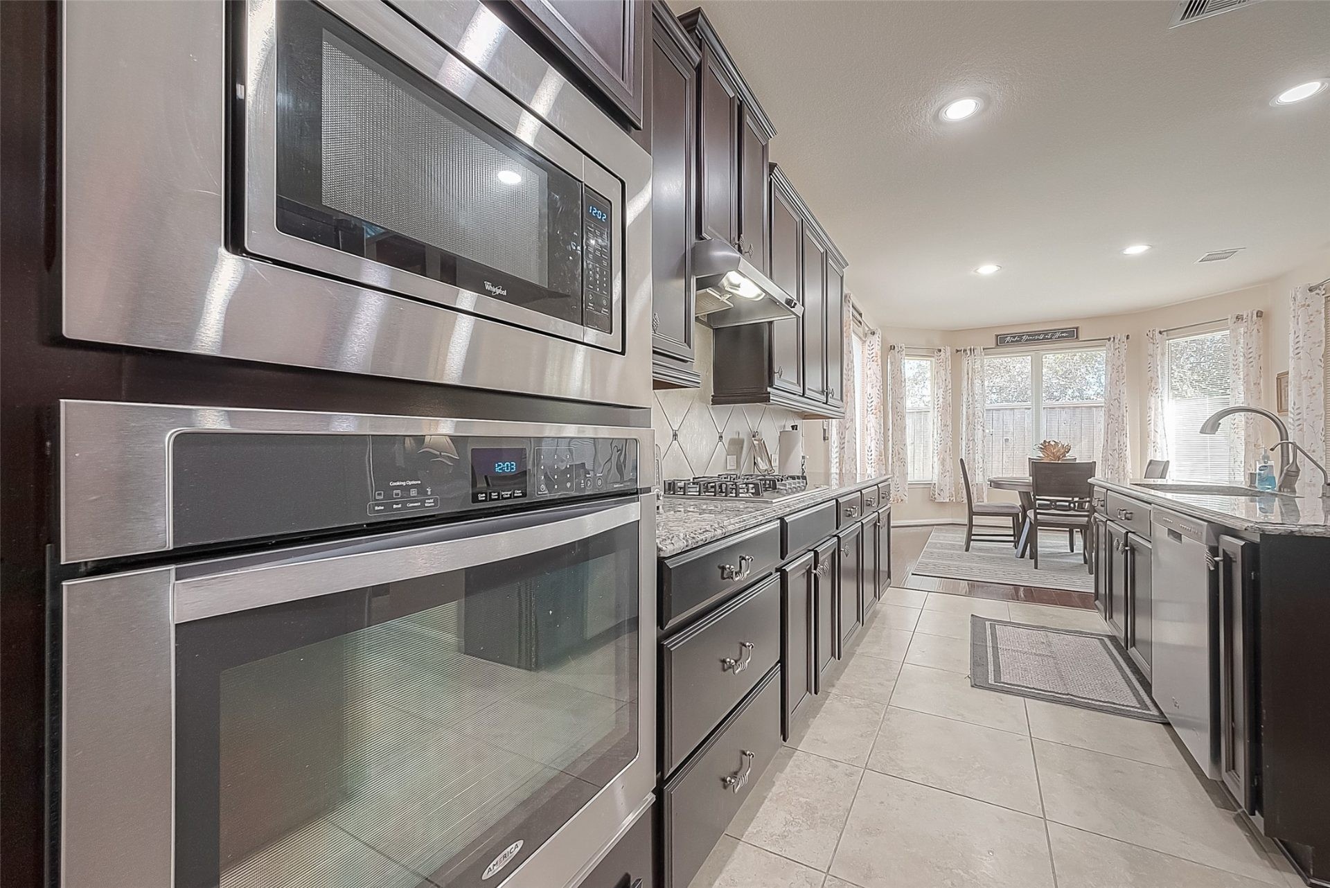 ๐ฅ Subject-To Stunner in Spring TX ๐ฅ๐ฅ Massive 5 Bed / 5 Bath, 3,950 sqft 2014 Build ๐ก Locked-In 4.75% CRAZY RATE ๐ Just $40k Down! ๐ต Built-In Equity, No Bank Qualifying ๐ซ - photo 15