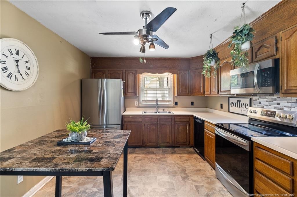 ๐ฅ CRAZY SUB2 in Fayetteville NC ๐ฅ๐ฅ 2,130 sqft 3 Bed / 2 Bath ๐ ๐ Minutes to Fort Liberty ๐๏ธ No Bank Qualifying, No Credit Check ๐ซ - photo 4