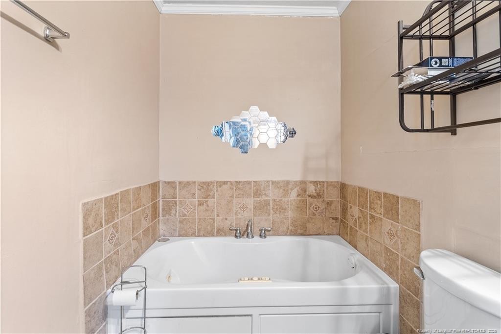 ๐ฅ CRAZY SUB2 in Fayetteville NC ๐ฅ๐ฅ 2,130 sqft 3 Bed / 2 Bath ๐ ๐ Minutes to Fort Liberty ๐๏ธ No Bank Qualifying, No Credit Check ๐ซ - photo 9