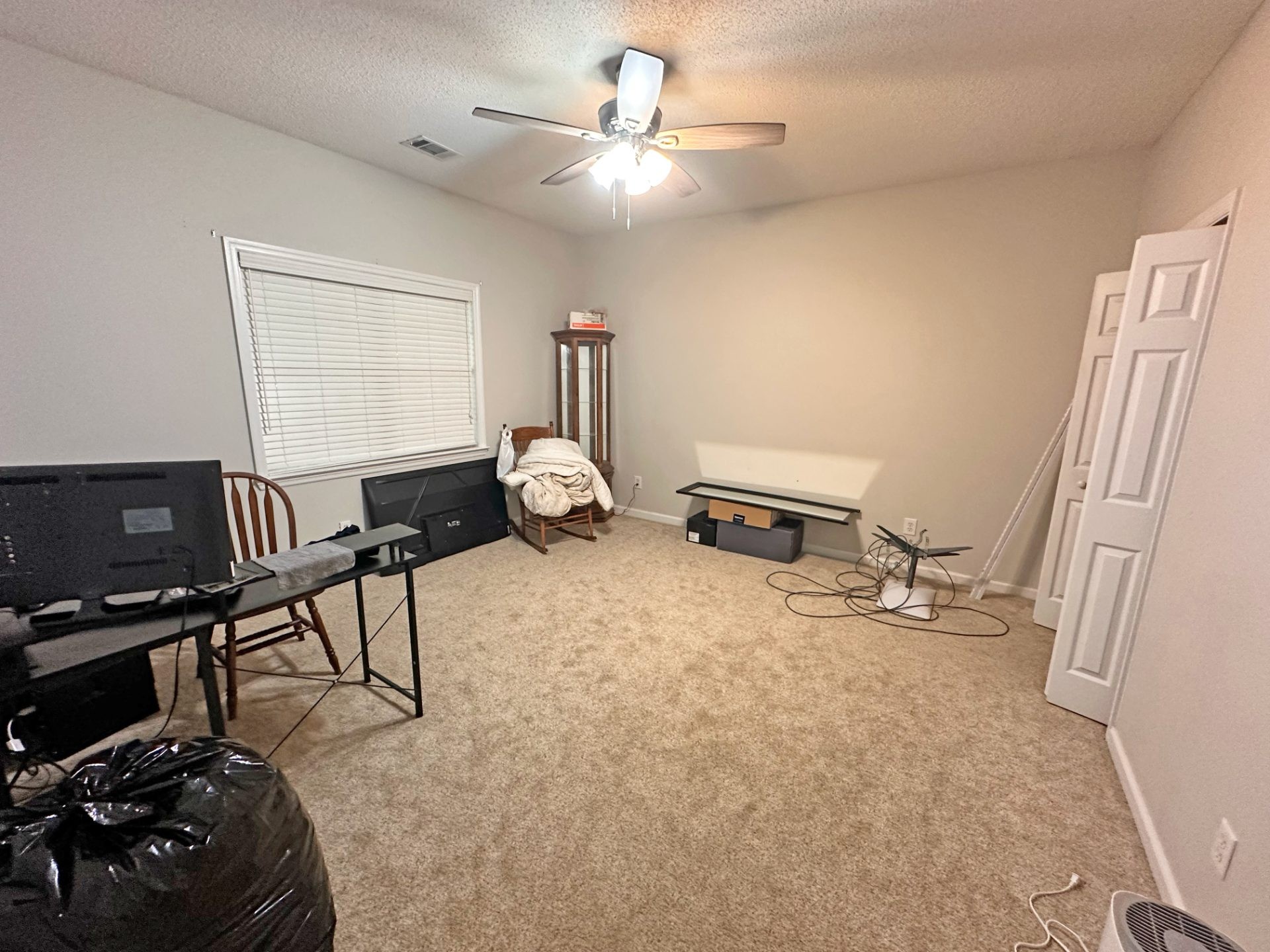 ๐ฅ Subject-To STR Money Maker in Eatonton GA ๐ฅ 4 Bed / 3 Bath, 2,560 sqft on Over an Acre ๐ก Up to $7,000/mo on Airbnb ๐ฐ Just $25k Down + CC to Take Over ๐ Private Lake Access Community ๐ค No Bank Qualifying ๐ซ - photo 9