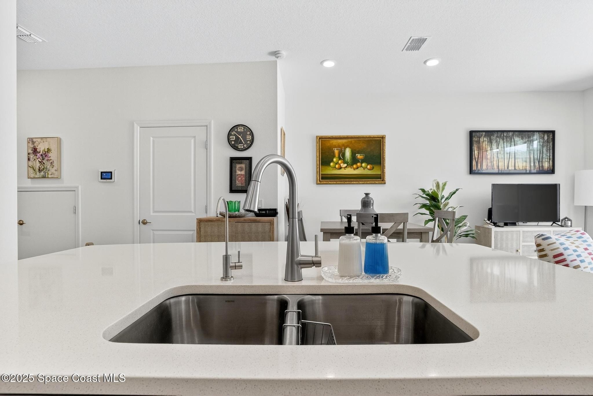 ๐ฅ๐ฅ SUBJECT-TO in Kissimmee, FL ๐ฅ๐ฅ Brand New 3 Bed Townhome ๐๏ธ Step Into 5.625% Financing ๐ Just $25k to Step In ๐ธ NO Bank, NO Pre-Approval ๐ - photo 2