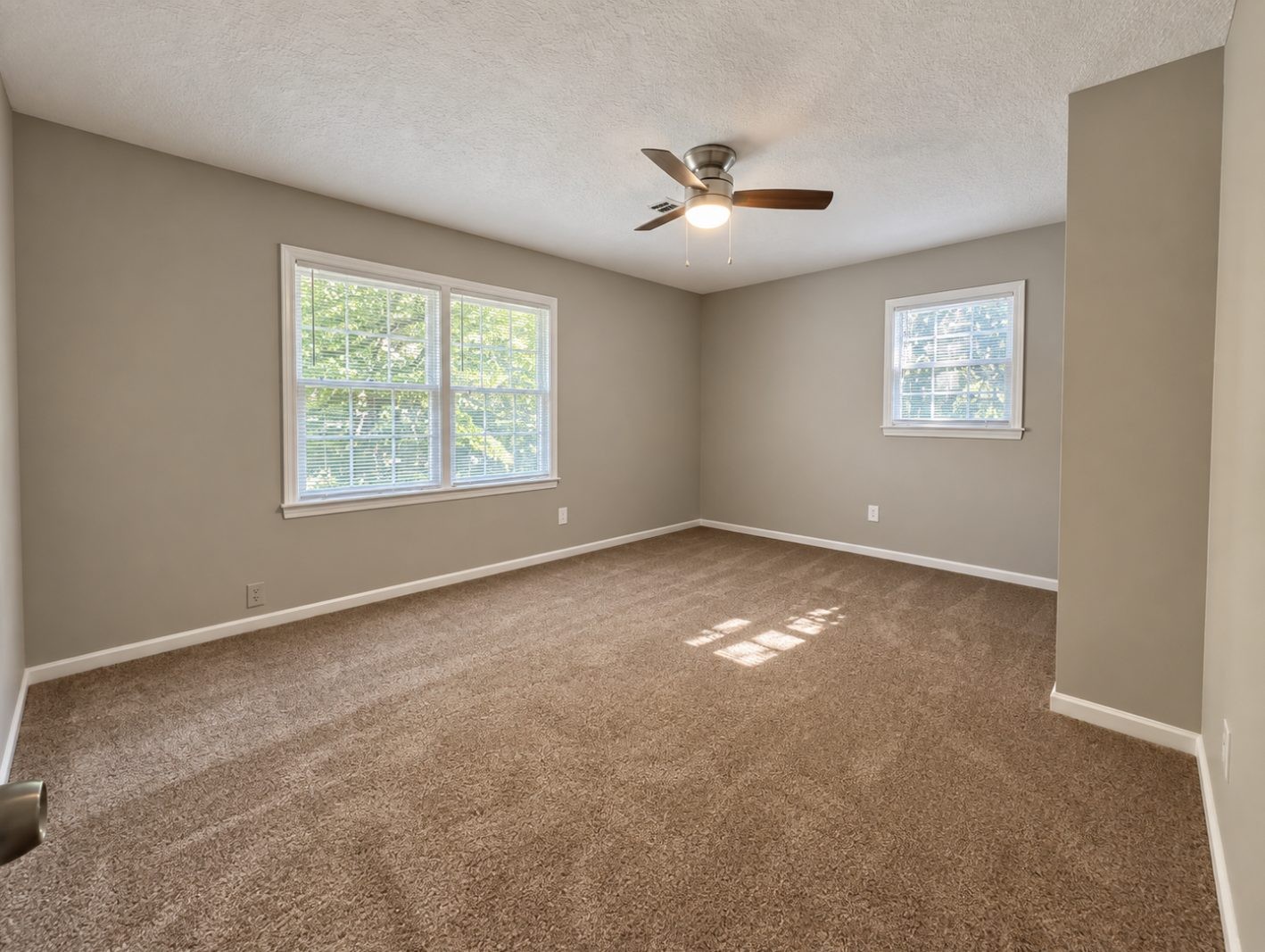 ๐ก SUBJECT-TO in Franklin, GA ๐ฅ๐ฅ 3 Bed / 1.5 Bath Remodeled Ranch ๐ No Bank, No New Loan ๐ซ NO HOA, NO Rental Restrictions ๐ต Only 2% Down - photo 4