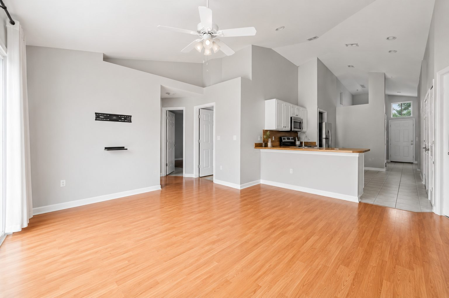 ๐ฅ Subject-To Deal in Riverview FL ๐ฅ๐ฅ Only $30k to Step In ๐ต 7.25% Financing Already in Place ๐ Single-Family with Fenced Yard ๐ก Low HOA Tampa Metro ๐๏ธ NO Pre-approval or Credit Check ๐ซ - photo 8